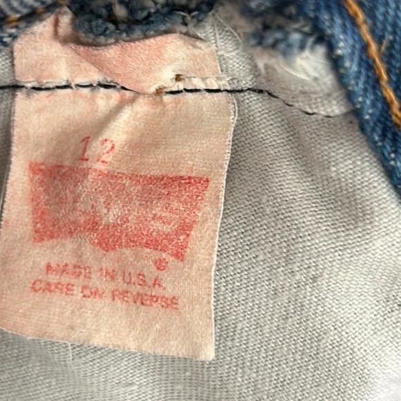 High Rise Denim Levi’s Jeans - Picture 10 of 10